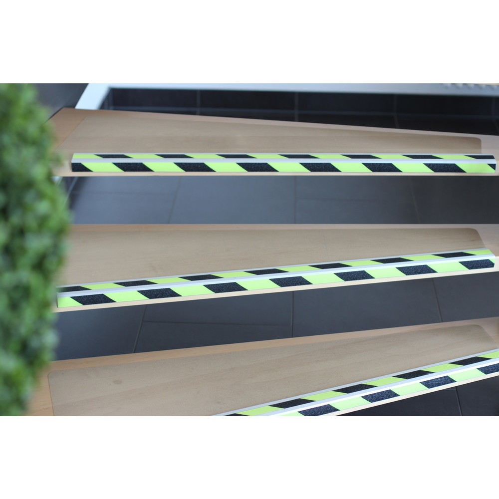 Antirutsch-Treppenkantenprofil, R10, 2 Streifen, Aluminium, tagesfluoreszierend, Breite 610 mm