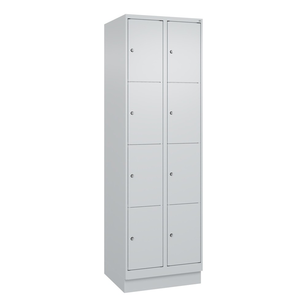 C+P Schließfachschrank Classic PLUS, Sockel, 2 Abteile, HxBxT 1.950 x 600 x 500 mm, lichtgrau, lichtgrau, 8 Fächer, Zylinderschloss