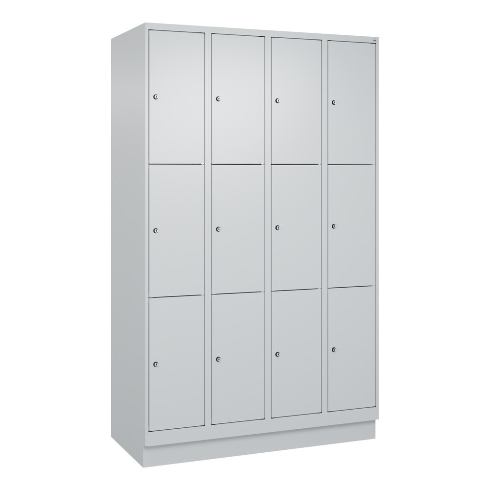 C+P Schließfachschrank Classic PLUS, Sockel, 4 Abteile, HxBxT 1.950 x 1.200 x 500 mm, lichtgrau, lichtgrau, 12 Fächer, Zylinderschloss